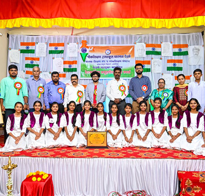 Goa team sponsors a school singing competition